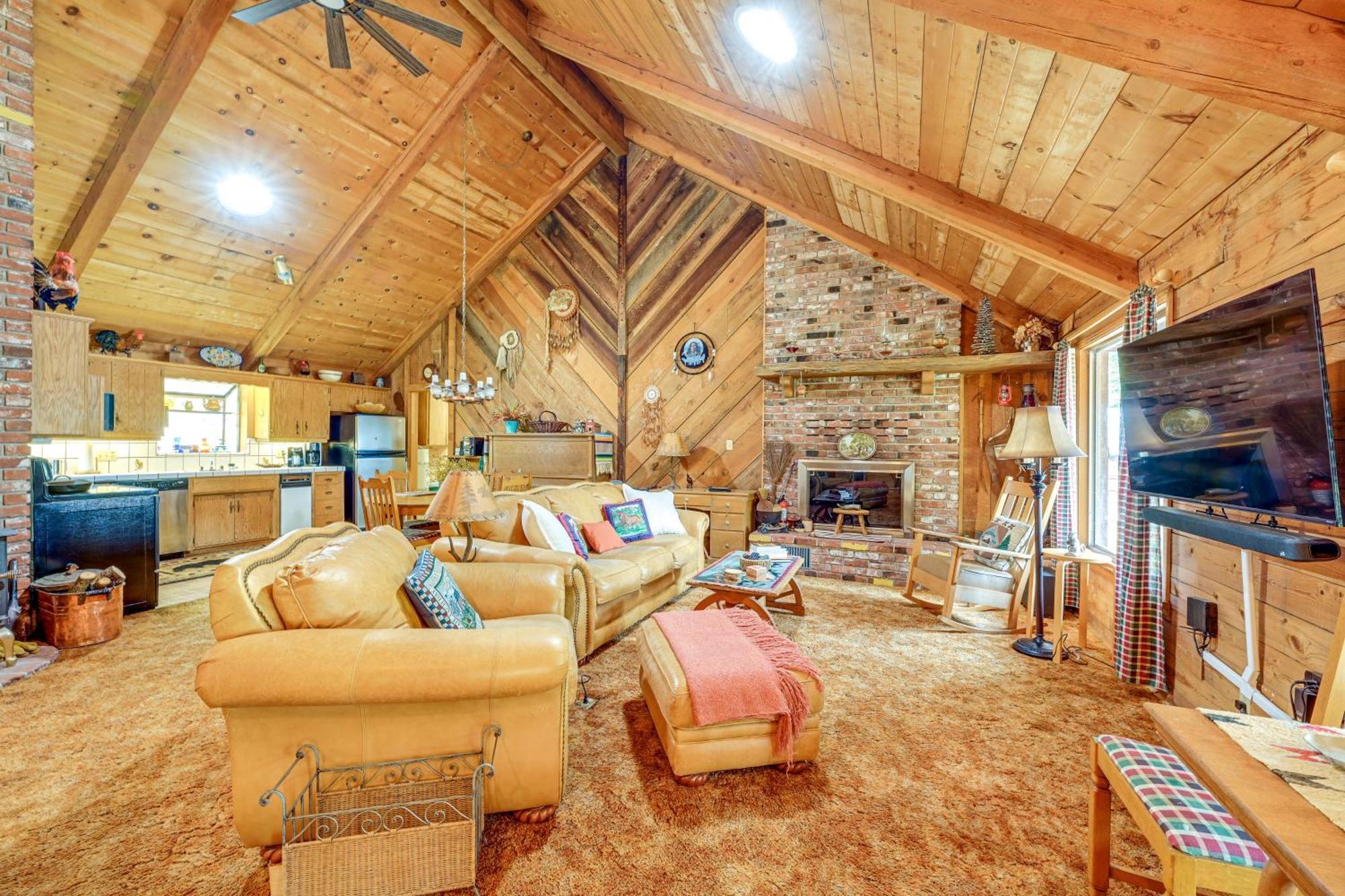 Cozy Family-Friendly Badger Retreat With Fireplace! Екстер'єр фото