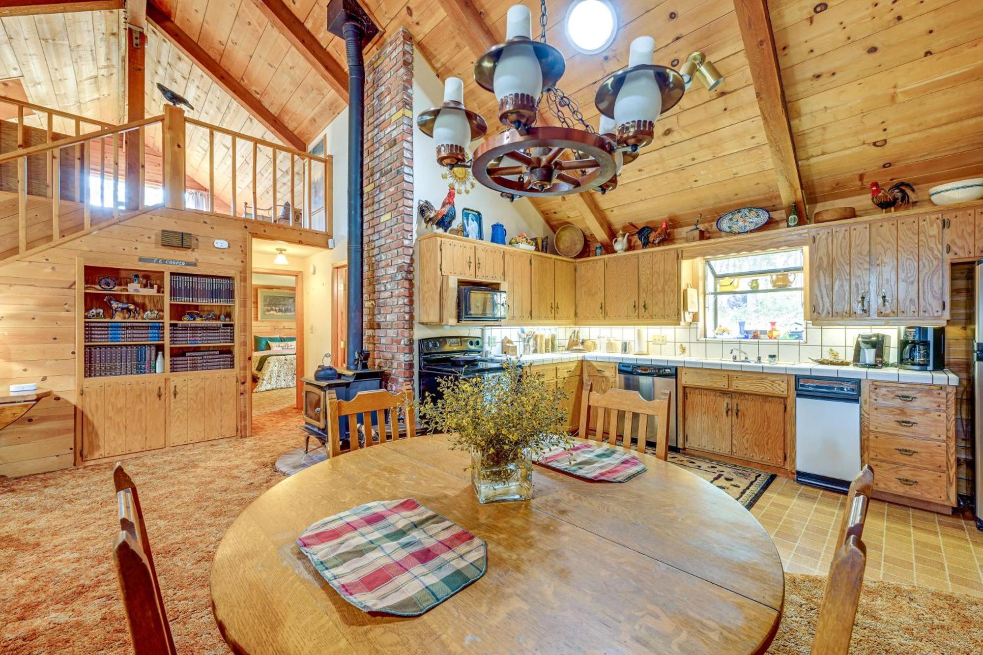 Cozy Family-Friendly Badger Retreat With Fireplace! Екстер'єр фото