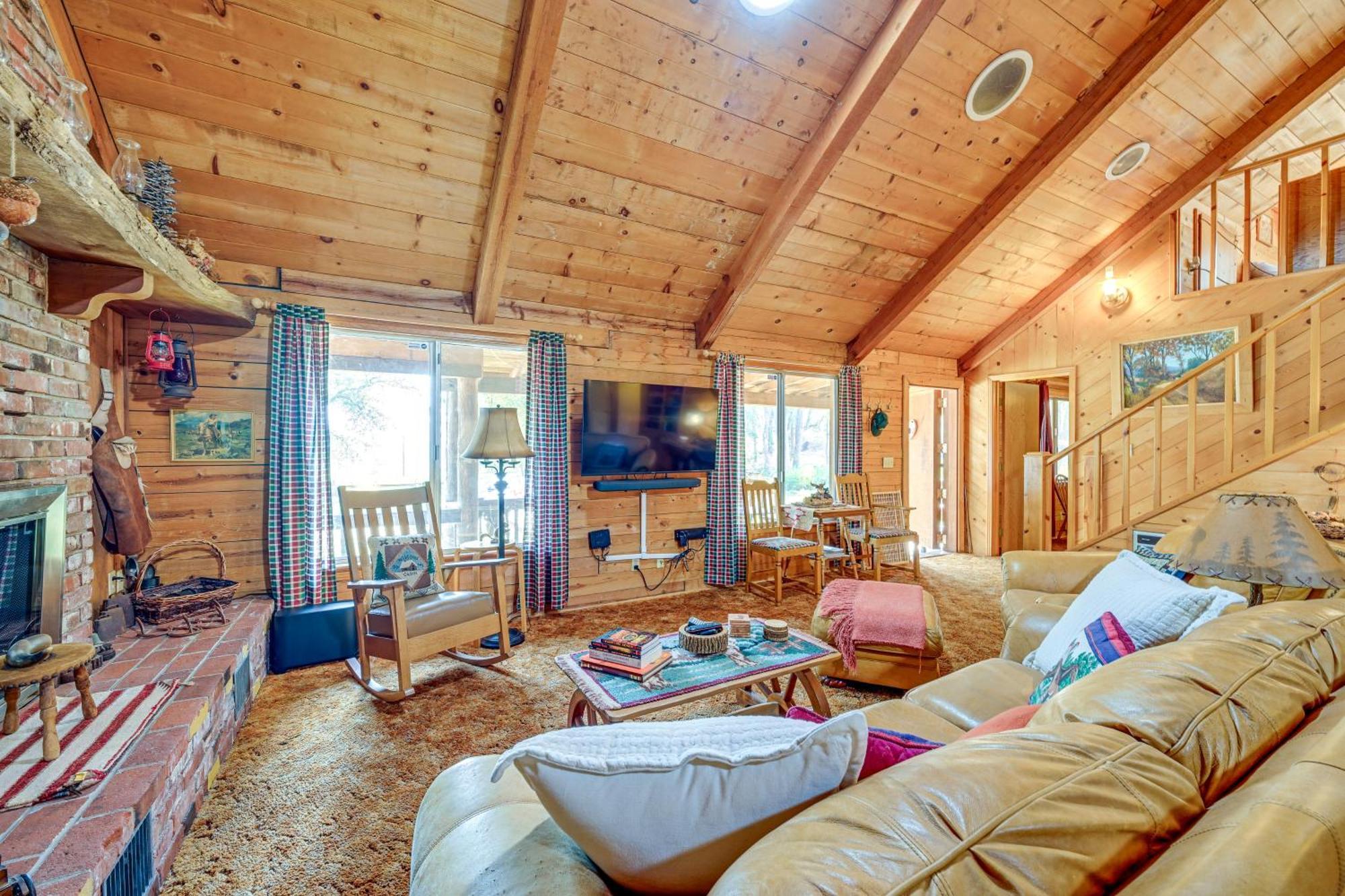 Cozy Family-Friendly Badger Retreat With Fireplace! Екстер'єр фото